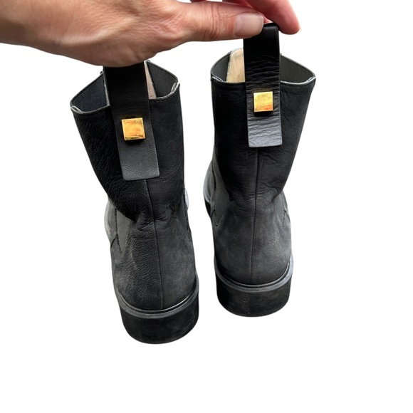 Stuart Weitzman pull on black suede Boots size 8.5 - Picture 4 of 7